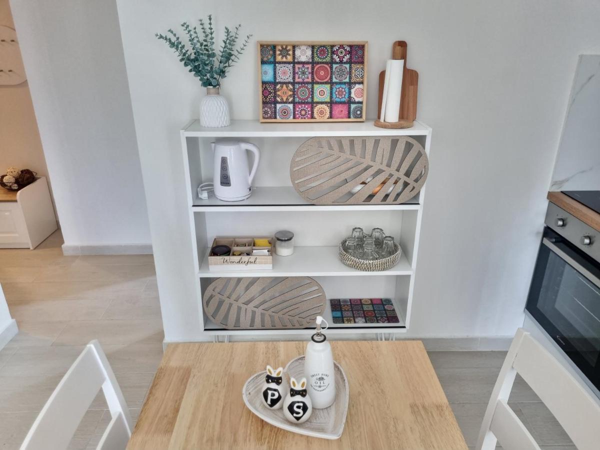 Our Home-Fully Renovated Apartments And Studios By The Sea Nikiti  Esterno foto