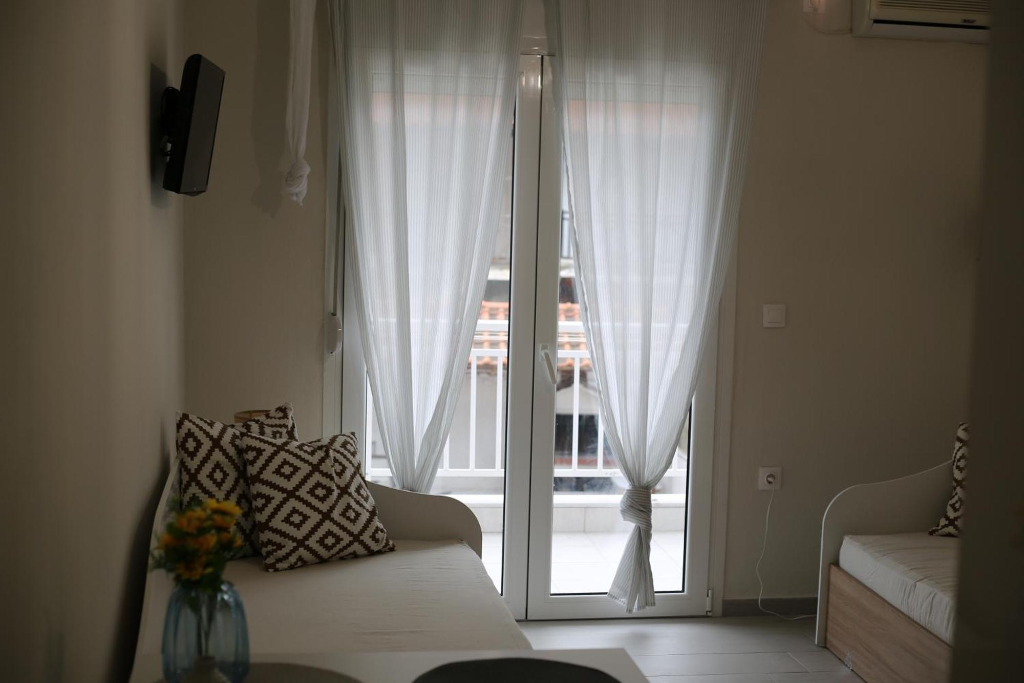 Our Home-Fully Renovated Apartments And Studios By The Sea Nikiti  Esterno foto
