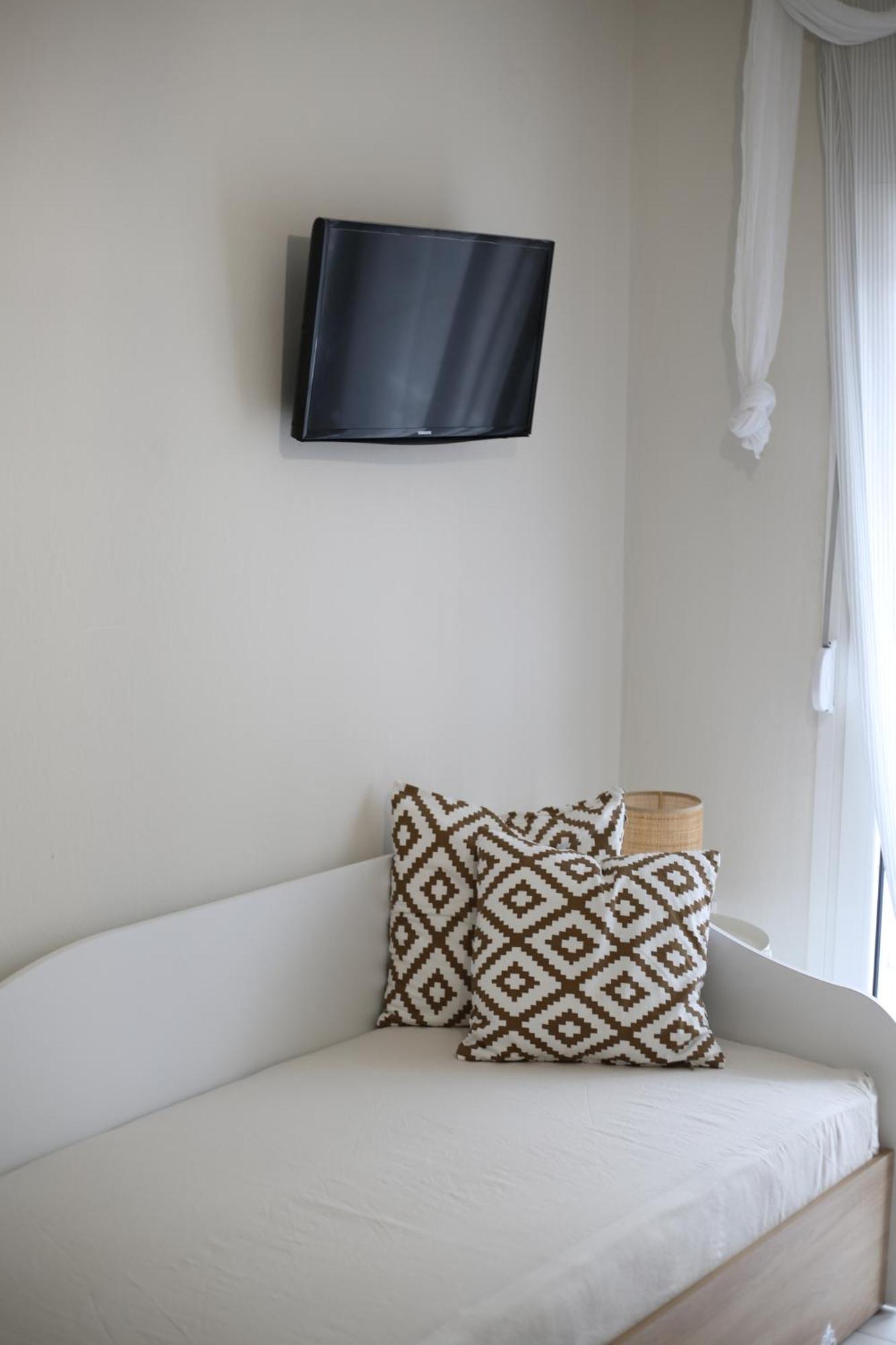 Our Home-Fully Renovated Apartments And Studios By The Sea Nikiti  Esterno foto