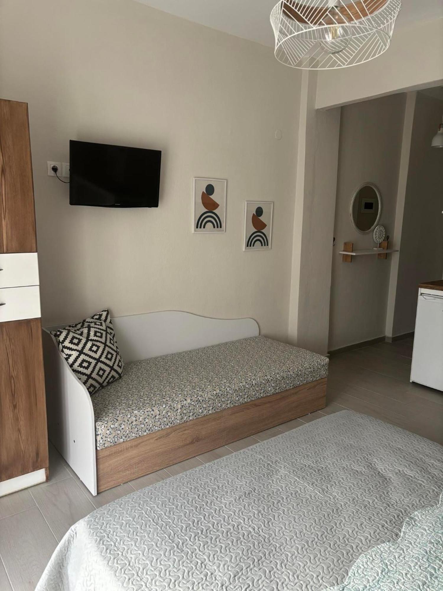Our Home-Fully Renovated Apartments And Studios By The Sea Nikiti  Esterno foto